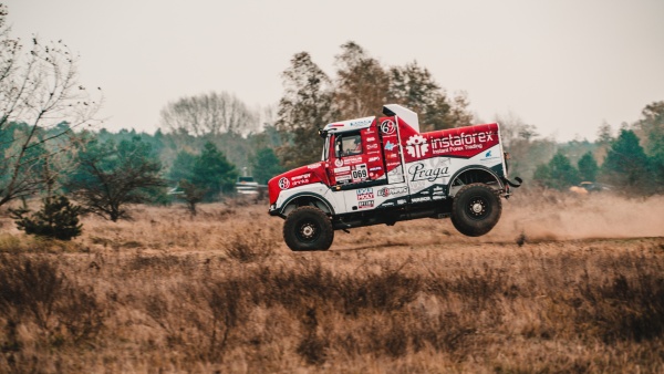 Loprais testuje Pragu V4S DKR pro Dakar 2020